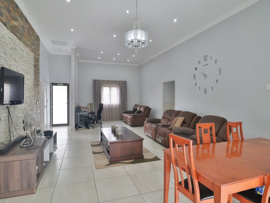 3 Bedroom Property for Sale in Geelhoutpark North West